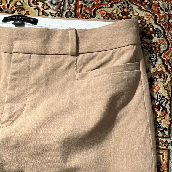 Size 6 Banana Sloan pants. - Picture 5 of 12
